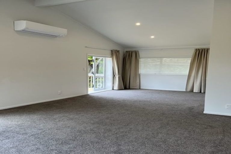 Photo of property in 1/4 Chevron Place, Castor Bay, Auckland, 0620