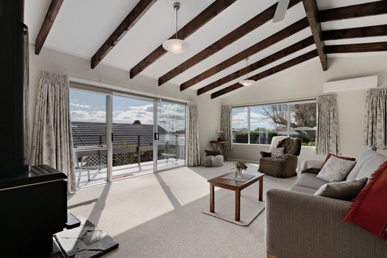 Photo of property in 33 Cumberland Crescent, Welcome Bay, Tauranga, 3112
