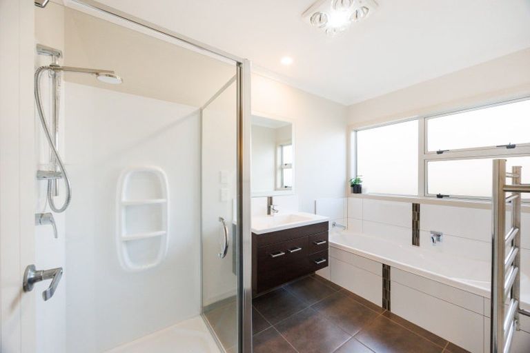 Photo of property in 9 Lorenzo Place, Kelvin Grove, Palmerston North, 4414