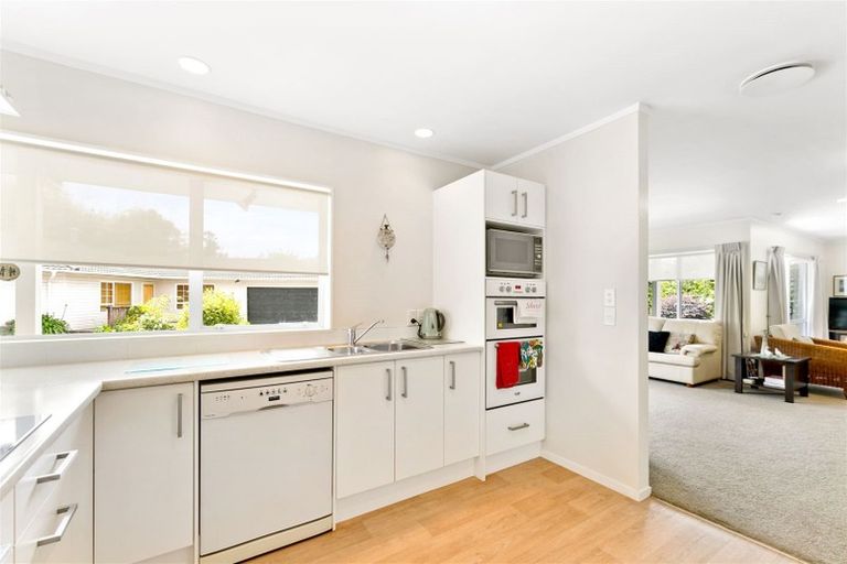 Photo of property in 299b Glengarry Road, Glen Eden, Auckland, 0602
