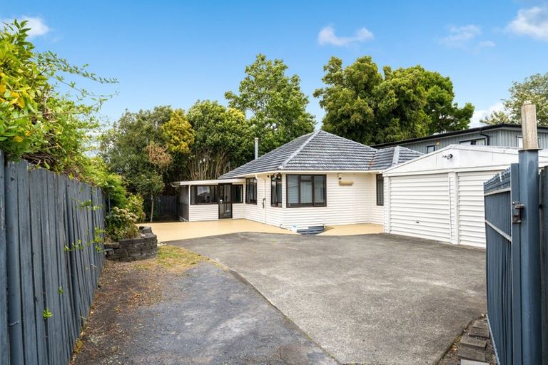 Photo of property in 12 Pomaria Road, Henderson, Auckland, 0610