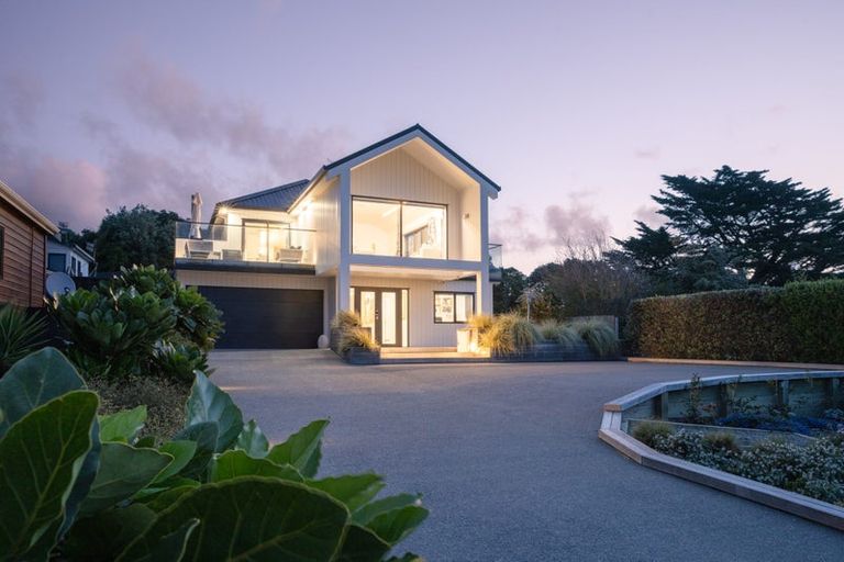 Photo of property in 14 Garden Road, Raumati Beach, Paraparaumu, 5032