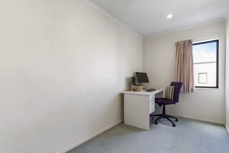 Photo of property in 5/15 Harbour View Road, Te Atatu Peninsula, Auckland, 0610