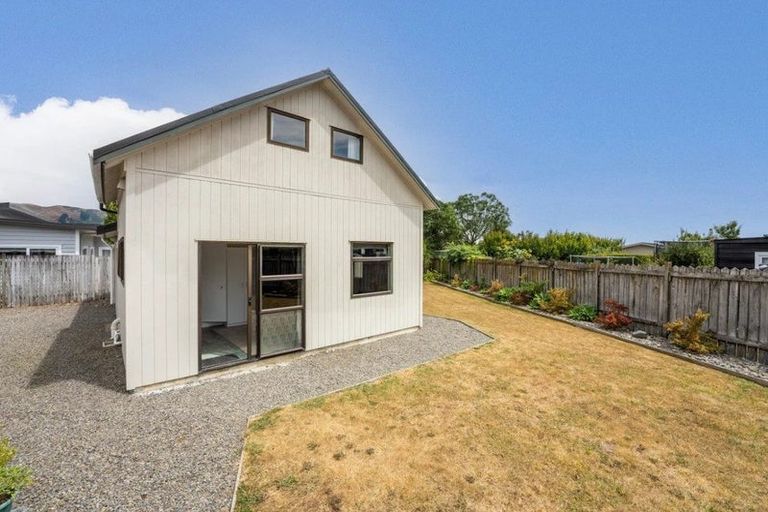 Photo of property in 25 Kanawa Street, Waikanae, 5036
