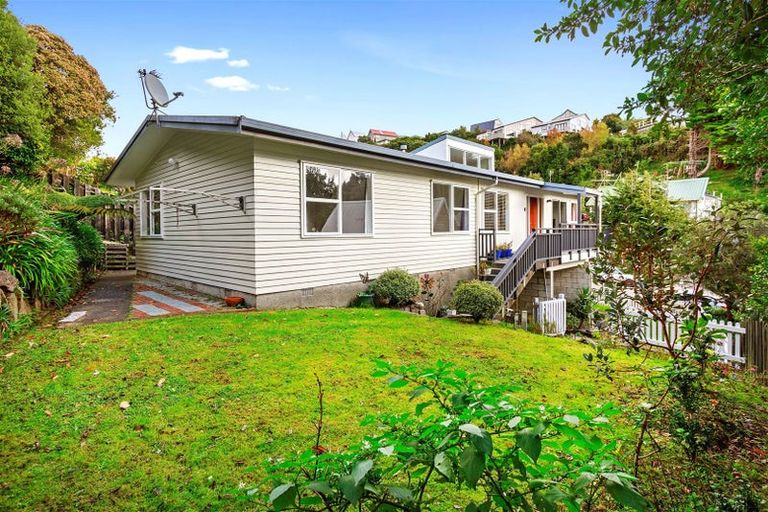 Photo of property in 78 Churton Drive, Churton Park, Wellington, 6037