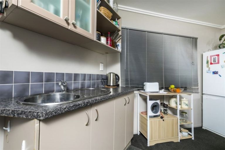 Photo of property in 45 Fleetwood Drive, Henderson, Auckland, 0612