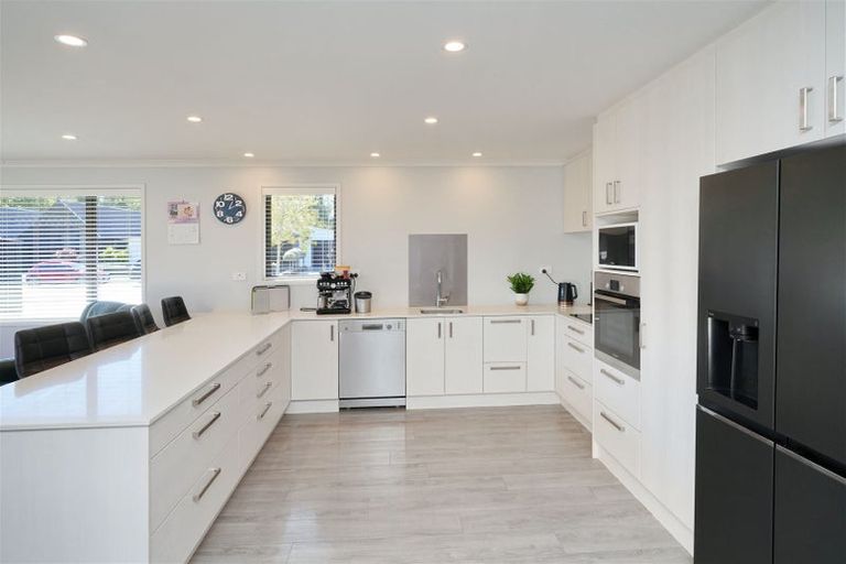 Photo of property in 4 Kohunga Crescent, Bottle Lake, Christchurch, 8083