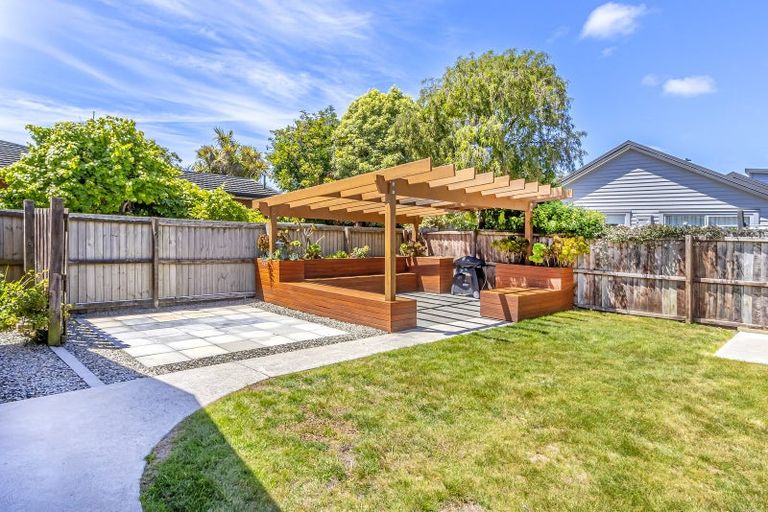 Photo of property in 24 Wades Avenue, Saint Martins, Christchurch, 8022