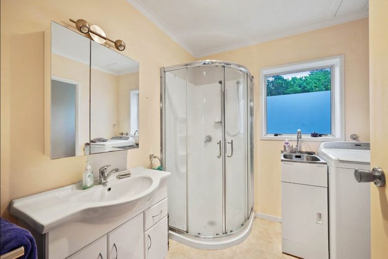 Photo of property in 37 Haseler Crescent, Howick, Auckland, 2014