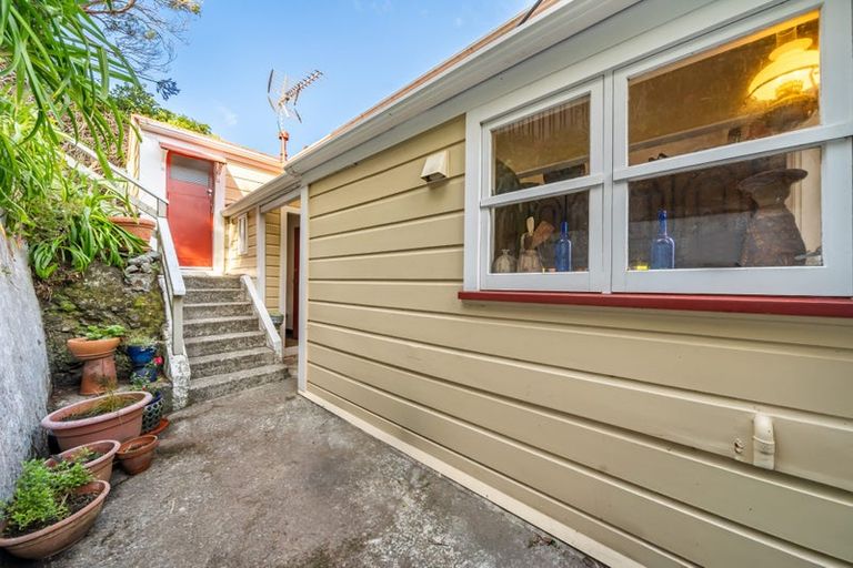 Photo of property in 185 Glenmore Street, Kelburn, Wellington, 6012