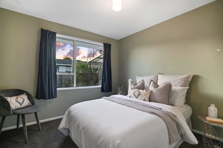 Photo of property in 12 Malabar Crescent, Broomfield, Christchurch, 8042