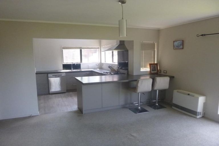 Photo of property in 6 Matuhi Street, Tirohanga, Lower Hutt, 5010