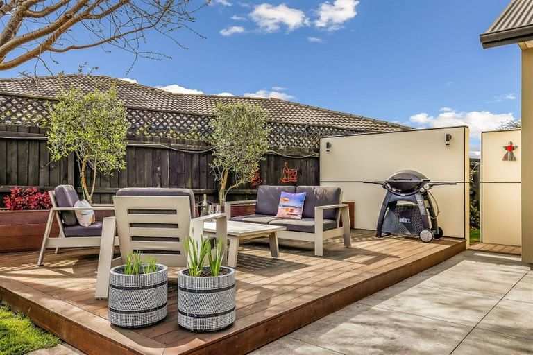 Photo of property in 6 Saint Keverne Close, Burwood, Christchurch, 8083