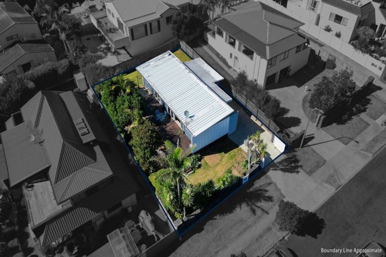 Photo of property in 15a Sea View Terrace, Cockle Bay, Auckland, 2014