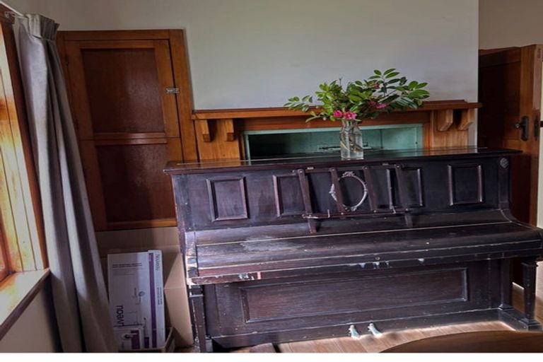 Photo of property in 136 Peel Street, Westport, 7825