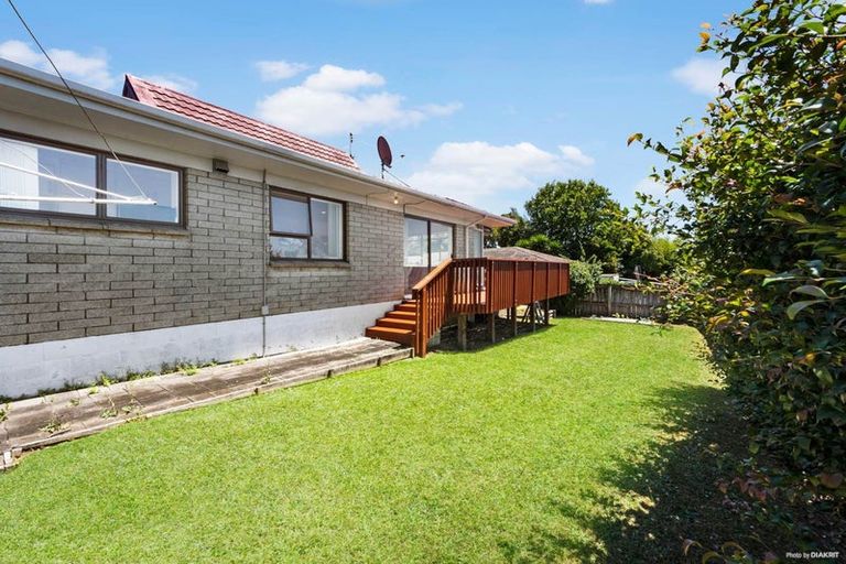 Photo of property in 56 Highland Park Drive, Highland Park, Auckland, 2010