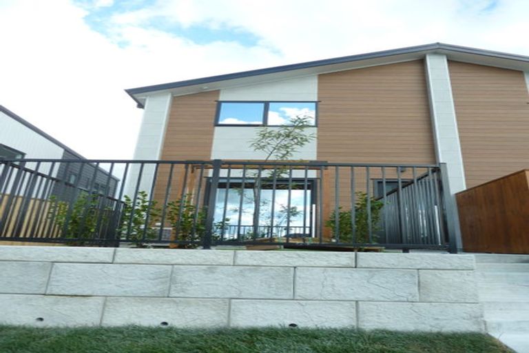 Photo of property in 2/41 Kervil Avenue, Te Atatu Peninsula, Auckland, 0610