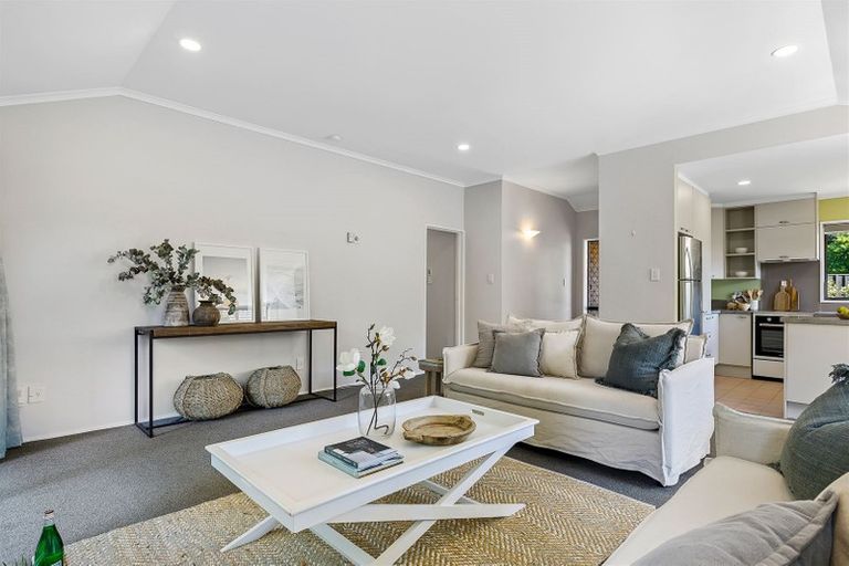 Photo of property in 8 Castle Way, Beckenham, Christchurch, 8023