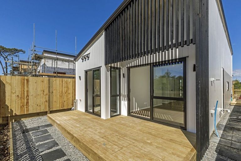 Photo of property in 15 Puhikawa Street, Massey, 0614