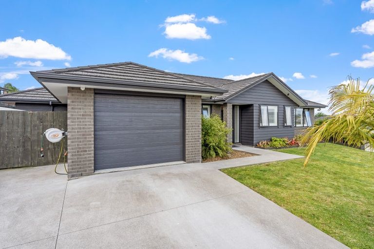 Photo of property in 39 Surf View Crescent, Red Beach, 0932