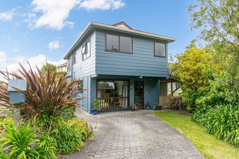 Photo of property in 21 Admiralty Street, Crofton Downs, Wellington, 6035