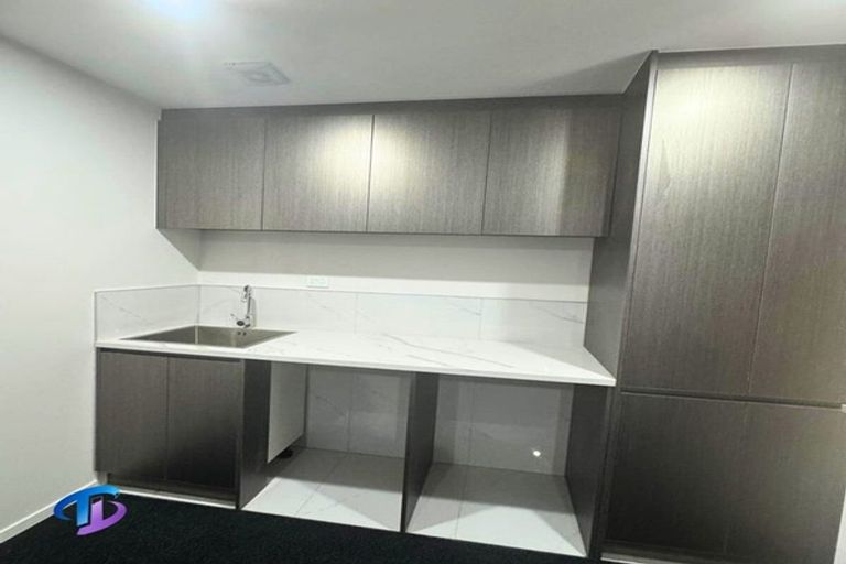 Photo of property in 33 Wai Iti Place, Clendon Park, Auckland, 2103