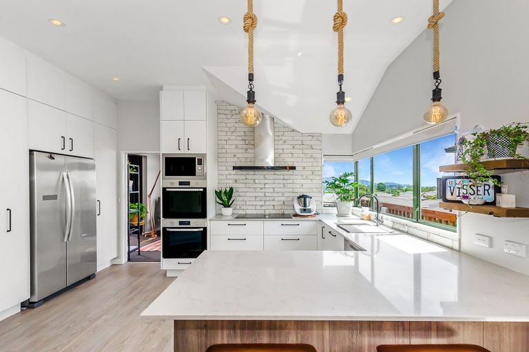 Photo of property in 56 Kakariki Grove, Waikanae, 5036