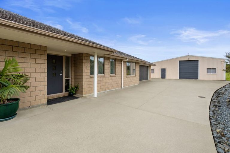 Photo of property in 1518 Old North Road, Helensville, 0875