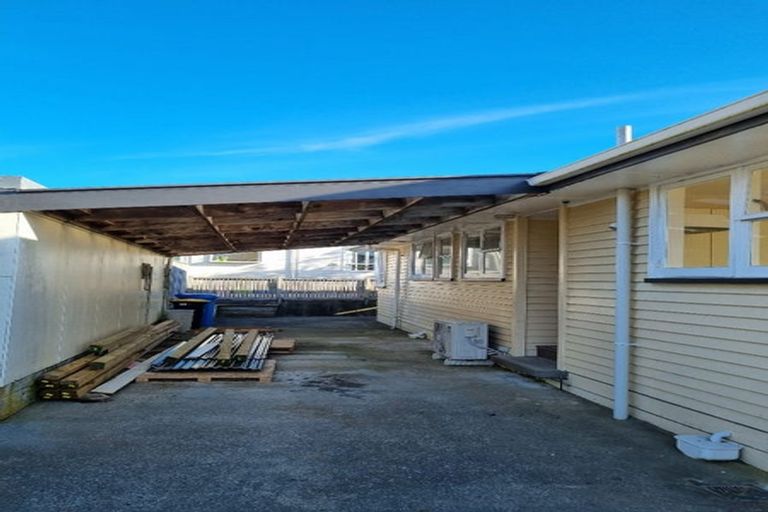 Photo of property in 12a Maraval Crescent, Grenada Village, Wellington, 6037