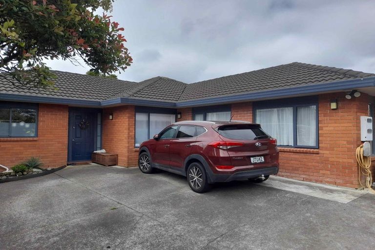Photo of property in 4a Mckittrick Avenue, Flat Bush, Auckland, 2019