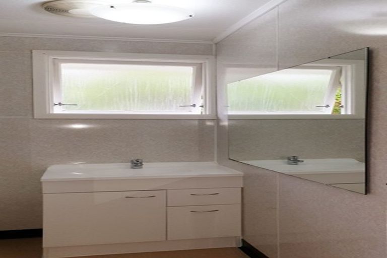 Photo of property in 69a Powrie Street, Glenfield, Auckland, 0629