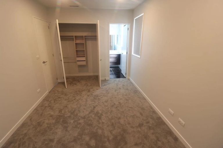 Photo of property in 10 Silvereye Road, Hobsonville, Auckland, 0616