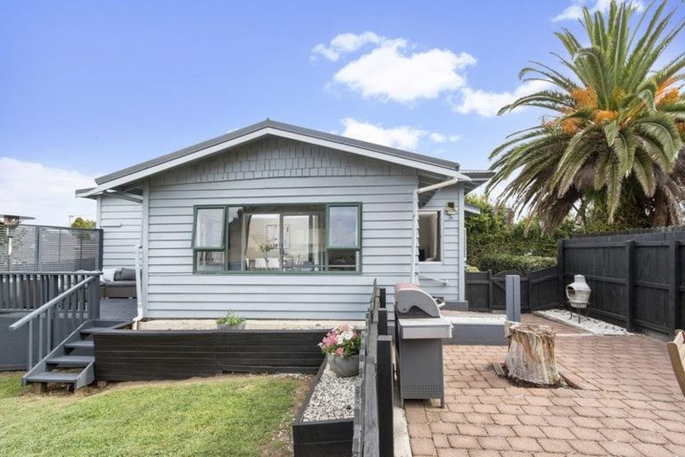 Photo of property in 8a Youngs Road, Papakura, 2110