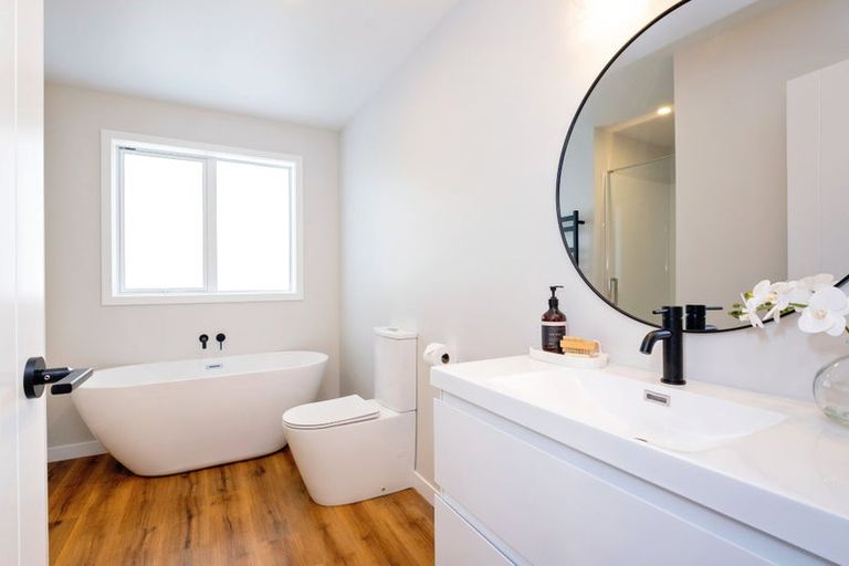 Photo of property in 12 George Yee Place, Taradale, 4112