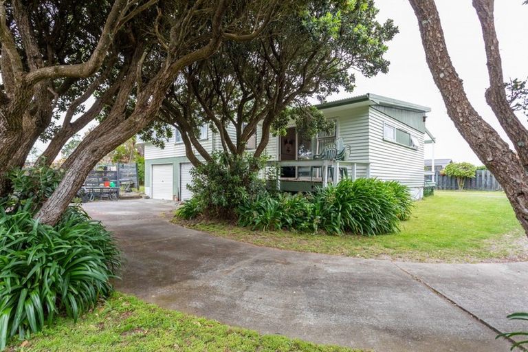 Photo of property in 8 Pennant Grove, Titahi Bay, Porirua, 5022