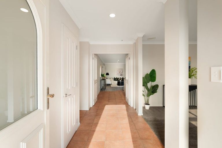 Photo of property in 5 Castlehill Court, Wattle Downs, Auckland, 2103