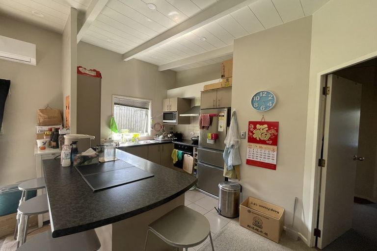 Photo of property in 10 Jonathan Place, Sunnynook, Auckland, 0620