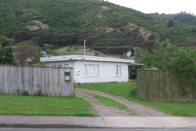 Photo of property in 1b Winara Avenue, Waikanae, 5036