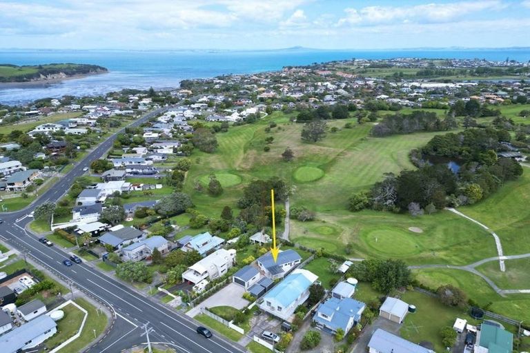 Photo of property in 1389 Whangaparaoa Road, Army Bay, Whangaparaoa, 0930