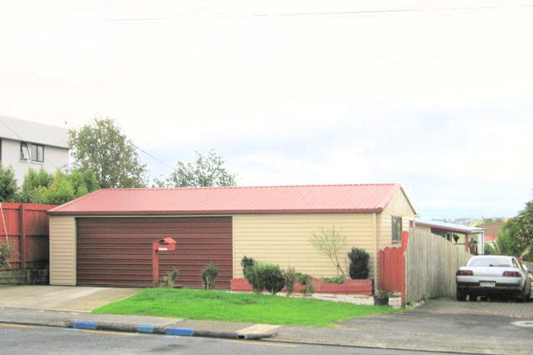 Photo of property in 57 James Laurie Street, Henderson, Auckland, 0612