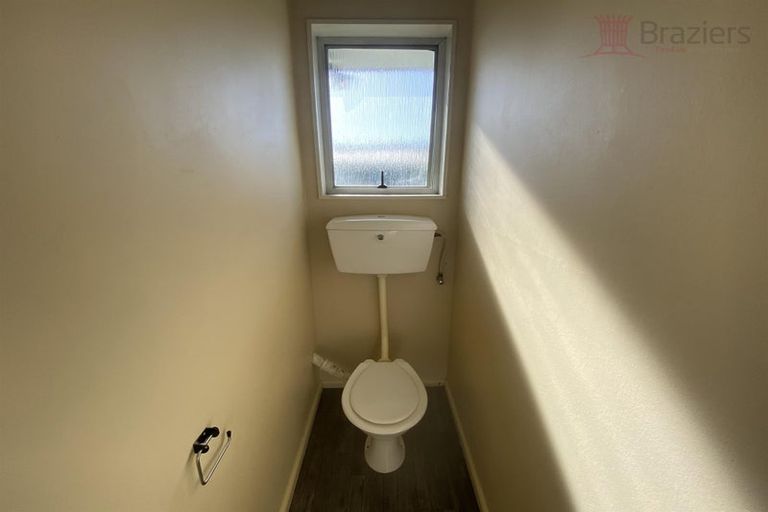 Photo of property in 82 Warren Crescent, Hillmorton, Christchurch, 8025