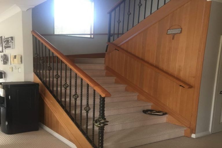 Photo of property in 14 Kaseng Place, East Tamaki Heights, Auckland, 2016