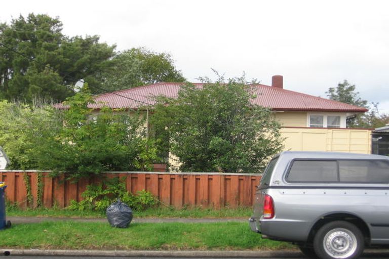 Photo of property in 20 Rosier Road, Glen Eden, Auckland, 0602