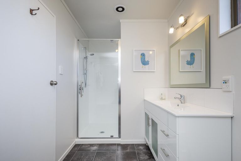 Photo of property in 28 Pencarrow Street, Highbury, Palmerston North, 4412