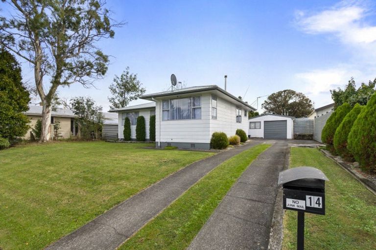 Photo of property in 14 Dampier Avenue, Awapuni, Palmerston North, 4412