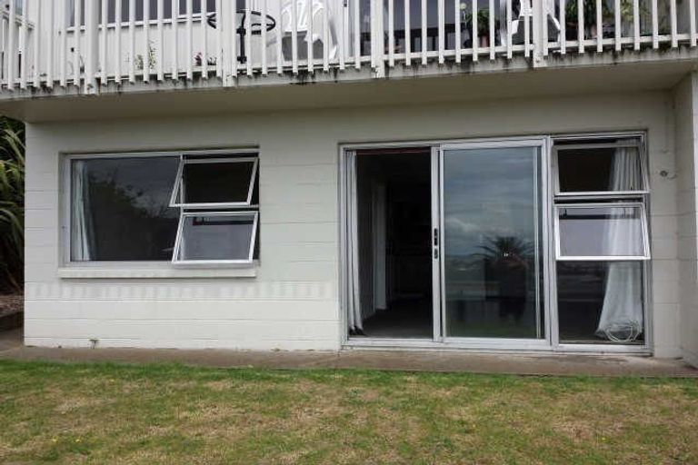 Photo of property in 16 Findlay Street, Moturoa, New Plymouth, 4310