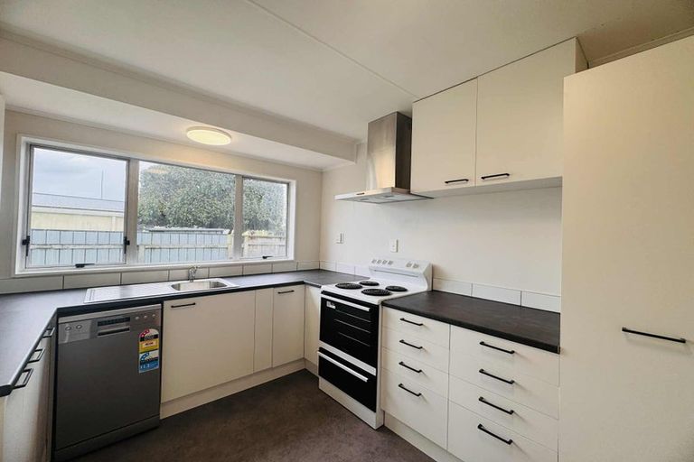 Photo of property in 18 Amberley Avenue, Westbrook, Palmerston North, 4412