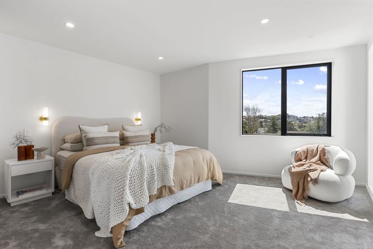 Photo of property in 14 Altair Place, Windsor Park, Auckland, 0632