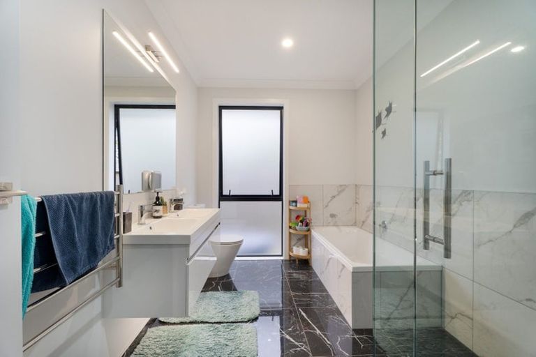 Photo of property in 52 Atherton Terrace, Churton Park, Wellington, 6037