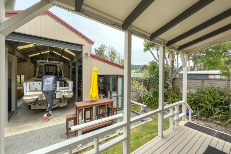 Photo of property in 128 Kiwi Road, Whangamata, 3620